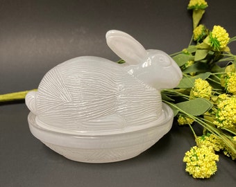 VTG White Glass Bunny on Nest Basket Candy/Misc Trinket Dish