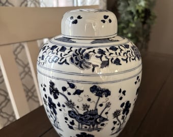 VTG Japanese Porcelain Hand-Decorated Blue Fish Floral Ginger Jar w/Lid
