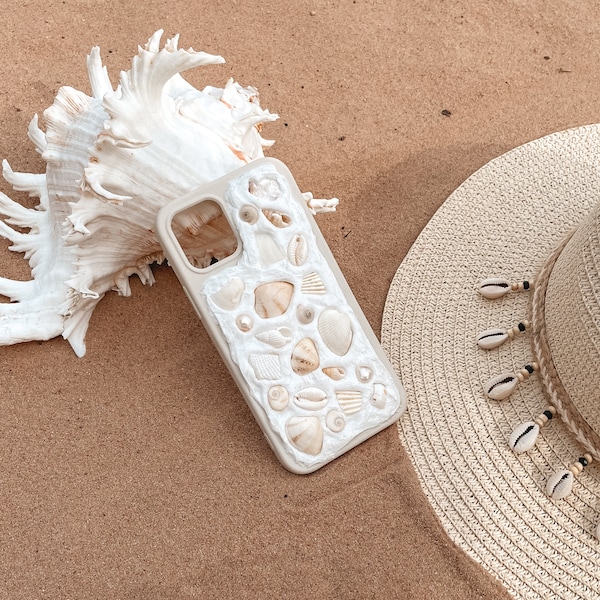 Light natural tones: Handmade shell mobile phone case / Seashell mobile phone case / Cover case mobile phone / Ocean unique / iPhone mobile phone case