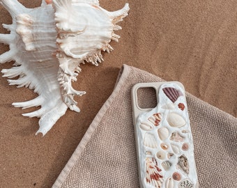 Subtly colored: Handmade shell cell phone case / seashell cell phone case / cover case cell phone / ocean unique / iPhone cell phone case