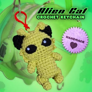 Alien Cat Handmade Plushie Keychain Accesory | Amigurumi Charm for Bags