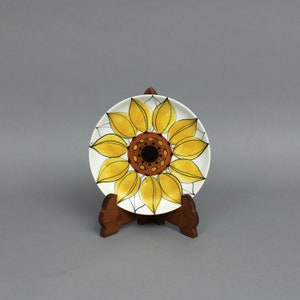 Hilkka-Liisa Ahola (1920-2009) earthenware plate with &quot;sunflower&quot; decor, executed by Arabia / Finland
