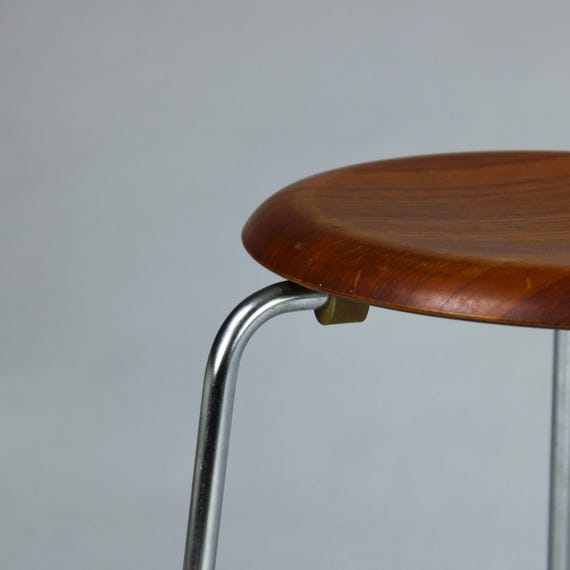 Arne Jacobsen (1902-1971) - Teak Wood - Dot Stool - Model 3170