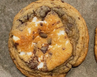 S'more Cookie Recipe - Chocolate Chip Cookie Recipe / cookie recipe / Cookie recipe / Dessert recipe / Gourmet cookie