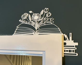 Book Lover Door Corner Accent – 3D Printed Books and Flowers