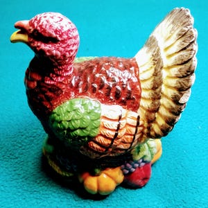 Vintage Ceramic Turkey Figurine: Thanksgiving Table Decor