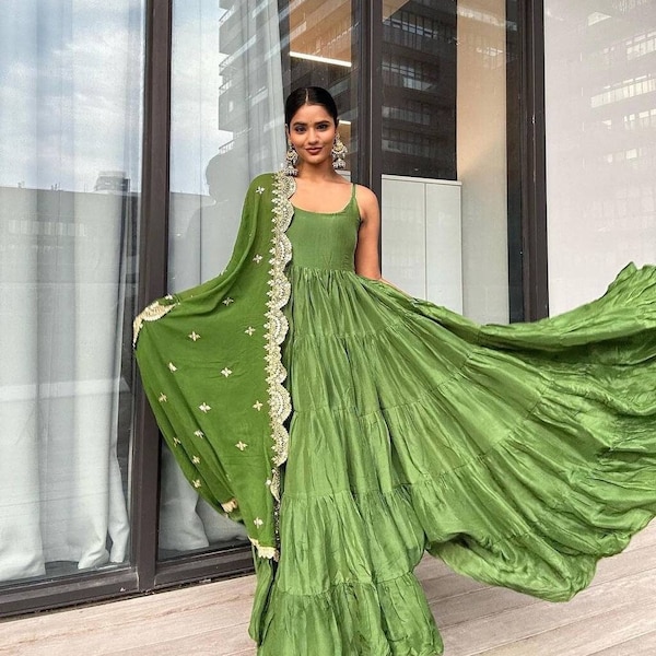 Pakistani Designer Green Color Full Flared Anarkali Suit Set, 3 Pc Salwar Kameez Set, Ready to Wear Anarkali Gown Set, Dress For Mehandi