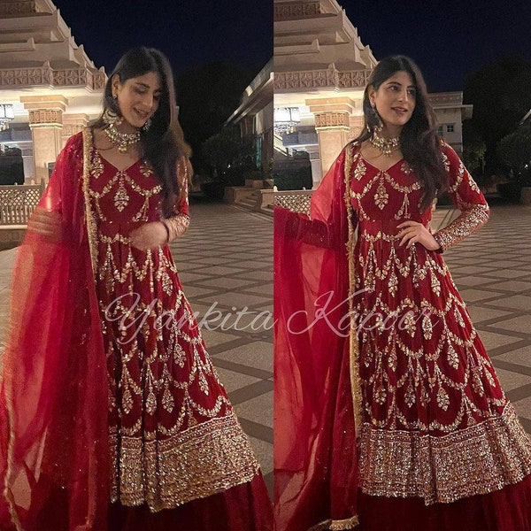 Robe longue brodée lourde de créateur indien avec Georgette Lehenga Dupatta, tenues de soirée / Lehengas de mariage pour femmes / filles Lehenga cousu