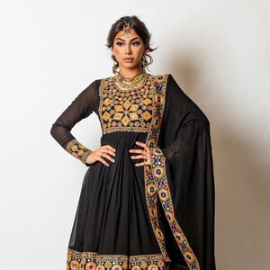 Robe indienne Premium Mirror Sequence Work Patiala pour femme, Kurti noir prêt à l'emploi cousu avec dhoti et dupatta pour femme
