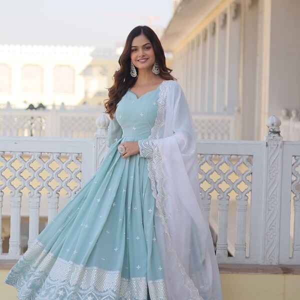 Indiase etnische zware ontwerper bruiloft lange Anarakli jurk met Dupatta set voor vrouwen, kant-en-klare feestkleding 2Pc Salwar Kameez voor vrouwen