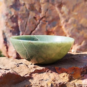 Natural Green Aventurine Crystal Bowl | Polished Gemstone Bowl | Healing Crystal Home Decor, Spiritual Meditation Bowl, Unique Handmade Gift
