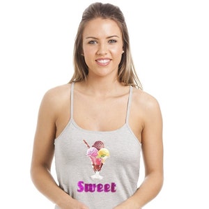 Ensemble de pyjama en coton gris et rose à motif crème glacée