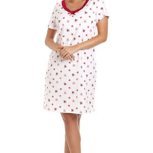 Zacht katoenen nachthemd met hartjesprint voor dames