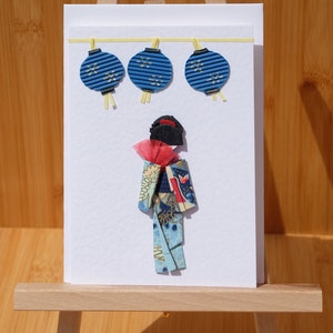Carte de voeux en origami faite main - Geisha japonaise avec lanternes orientales bleues