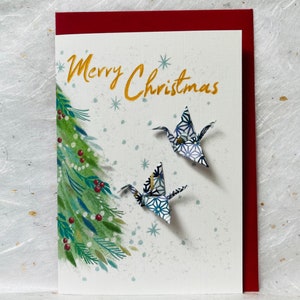 Carte de Noël faite main avec des grues en origami, papier Yuzen japonais, bleu et sapin festif A6