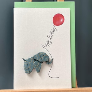 Handgemachte Geburtstagskarte Origami Elefant schiefergrau & gold Swirl mit rotem Ballon Japanisches Chiyogami Yuzen Papier für Tierliebhaber A6