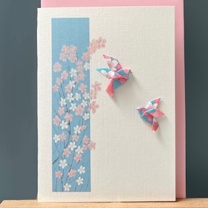 Carte de voeux fait main en origami colombes turquoise avec fleurs de printemps Personnalisable Anniversaire, anniversaire, carte de remerciement en papier japonais Yuzen