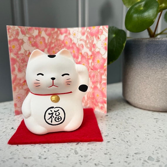 Cute Japanese Maneki Neko Small White Lucky Cat White for Good Health. 