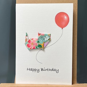 Handgemachte Geburtstagskarte, niedliches japanisches Yuzen Origami Papiermeergrün und rosa Blumenmuster & roter Ballon für Katzenliebhaber A6