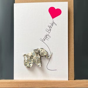 Carte d'anniversaire faite main en origami éléphant japonais Yuzen gris, papier motif feuille d'Acer et ballon coeur rose cerise A6 pour les amoureux des animaux 3D