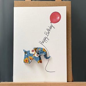 Carte d'anniversaire faite main en origami éléphant bleu avec fleurs orange et blanches ballon rouge papier Chiyogami japonais pour les amoureux des animaux Kawaii A6
