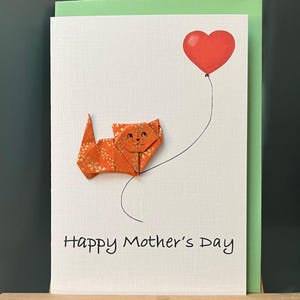 Carte de fête des mères faite main en origami mignon chat tabby roux en origami avec ballon coeur Papier japonais Chiyogami Yuzen ronronnant-parfait pour les amoureux des chats A6