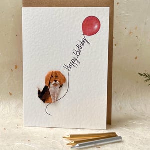 Handgemachte Geburtstagskarte Origami Beagle Hund, Maulbeerbaumpapier und roter Ballon 'Happy Birthday' für Hundefreunde