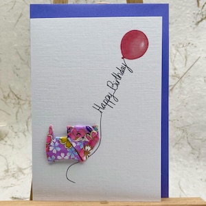 Carte d'anniversaire faite main, joli chat en origami, papier Yuzen japonais, Lavande sombre, ballon violet et rouge pour les amoureux des chats A6