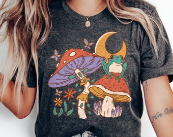 Celestial Frog Mushroom T-Shirt: Cottagecore Green Witch Goblincore Tee