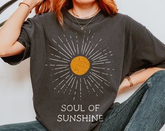 Sunshine Soul TShirt, Sunburst Boho Shirt, himmlische Boho Comfort Farben Shirt, Inspirationsgeschenk für sie, Sun T-Shirt, christliches Shirt