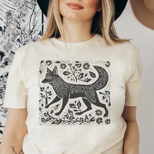 Vintage Folklore Fox Tshirt, Cottagecore Aesthetic Shirt, Linoprint T-Shirt, Wildlife Tee, Forest Animal Shirt Soft Cream