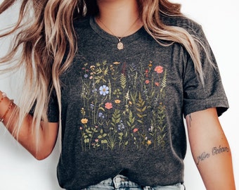 Dried Wildflowers T-Shirt Boho Style Pressed Wild Flower TShirt Cottagecore T Shirt, Nature Lover Top Floral Tee Fairy Aesthetic Minimalist