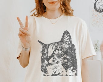 Vintage Cat Portrait T-Shirt: Soft Boho Tee, Cat Lover Gift