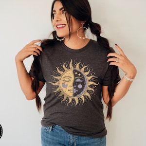 Koszulka Celestial Sun and Moon Whimsigoth: Koszulka w stylu vintage boho spiritual Dark Grey Heather