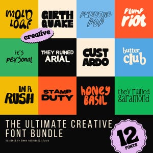 Könnte beinhalten: Ein Grafikdesign mit 12 Schriftarten, die jeweils auf einem andersfarbigen Quadrat angezeigt werden. Die Schriftarten haben verspielte, kühne Stile. Der Text "THE ULTIMATE CREATIVE FONT BUNDLE" befindet sich unten.