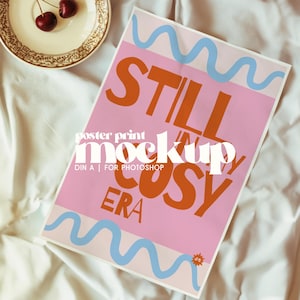 Maqueta de impresión urbana: DIN A, estilo realista moderno (descarga PSD)