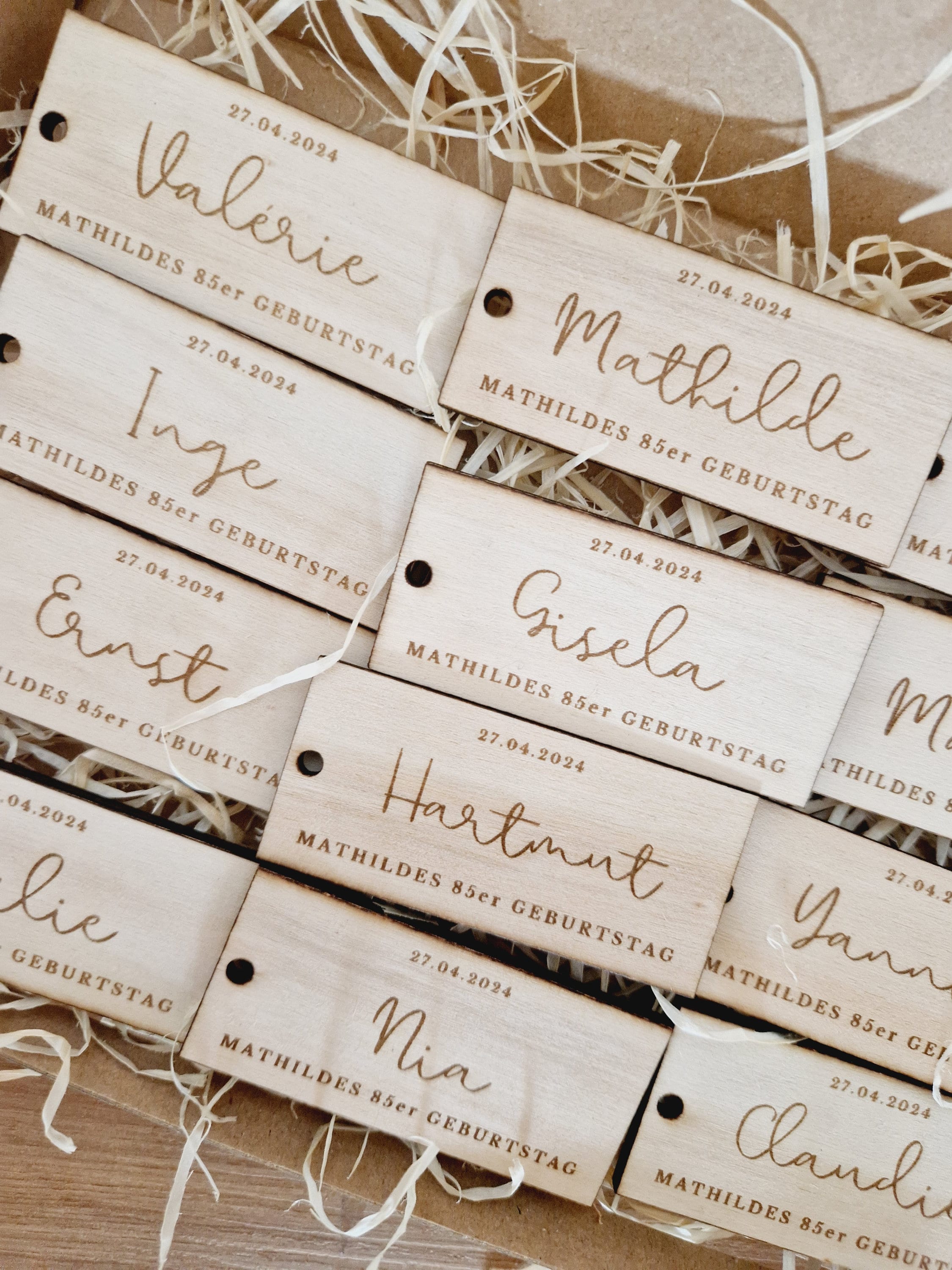 QUARKZMAN 40 Platzkarten Weiß Mit Goldenen Blättern - 13x9.5cm Tischkarten Für Hochzeit & Events