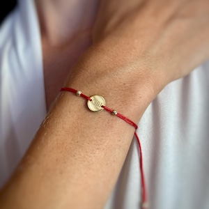 14k Gold Custom Name Disc Bracelet Red String Name Bracelet, Engraved Bracelet With Adjustable, Round Plate Bead Wristwear Gift For Daughter
