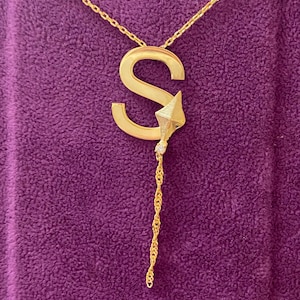 Collar con letra S Uzak Şehir de plata de ley 925
