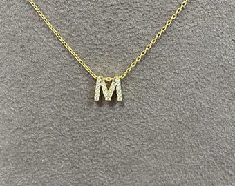 Collier initiale en or 14 carats avec pendentif lettre en moissanite