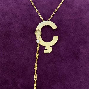 Colar Ç Carta Uzak Şehir em prata esterlina 925
