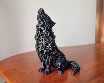 Voronoi Wolf Statue / Wild Animal Sculpture / Geometric Beast / Lupus Rufus Office Desk Ornament Model Christmas Gift / Work Place Decor