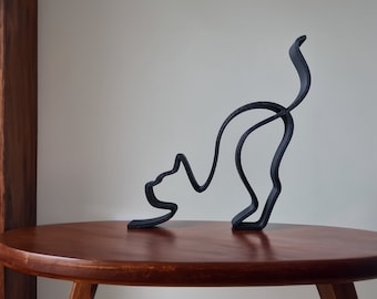 Estilo enmarcado de alambre de escultura minimalista de gato / Gatito estirado / Silueta de gatito en reposo / Decoración del hogar / Decoración de estatua de mesa auxiliar