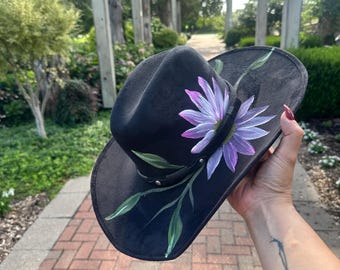 Hand-Painted Black Cowgirl Hat – Floral Western Hat – Boho Suede Hat for Women – Unique Festival Accessory – Custom Cowboy Hat
