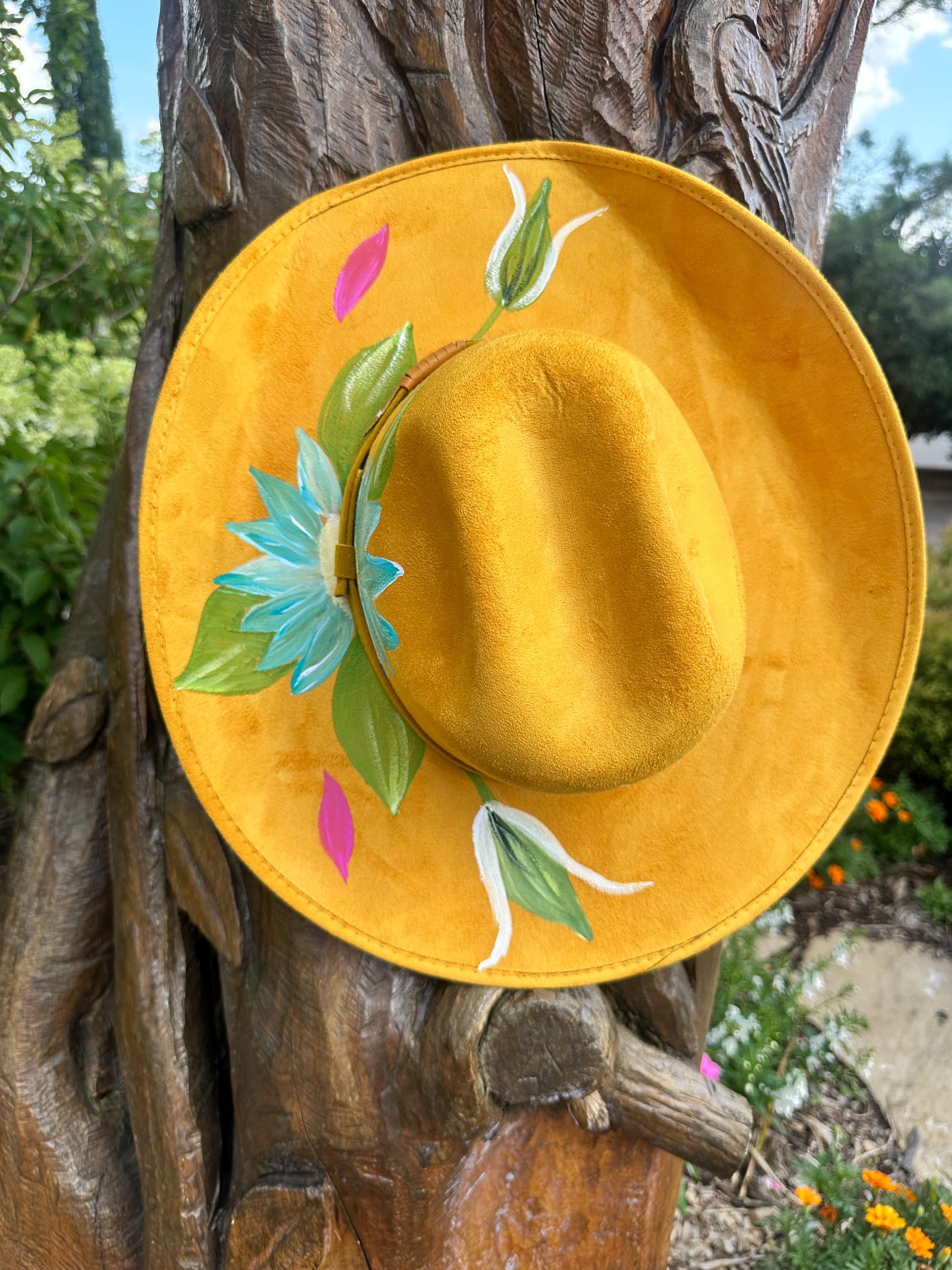 Hand-painted Yellow Cowgirl Hat – Floral Suede Western  display picture 2