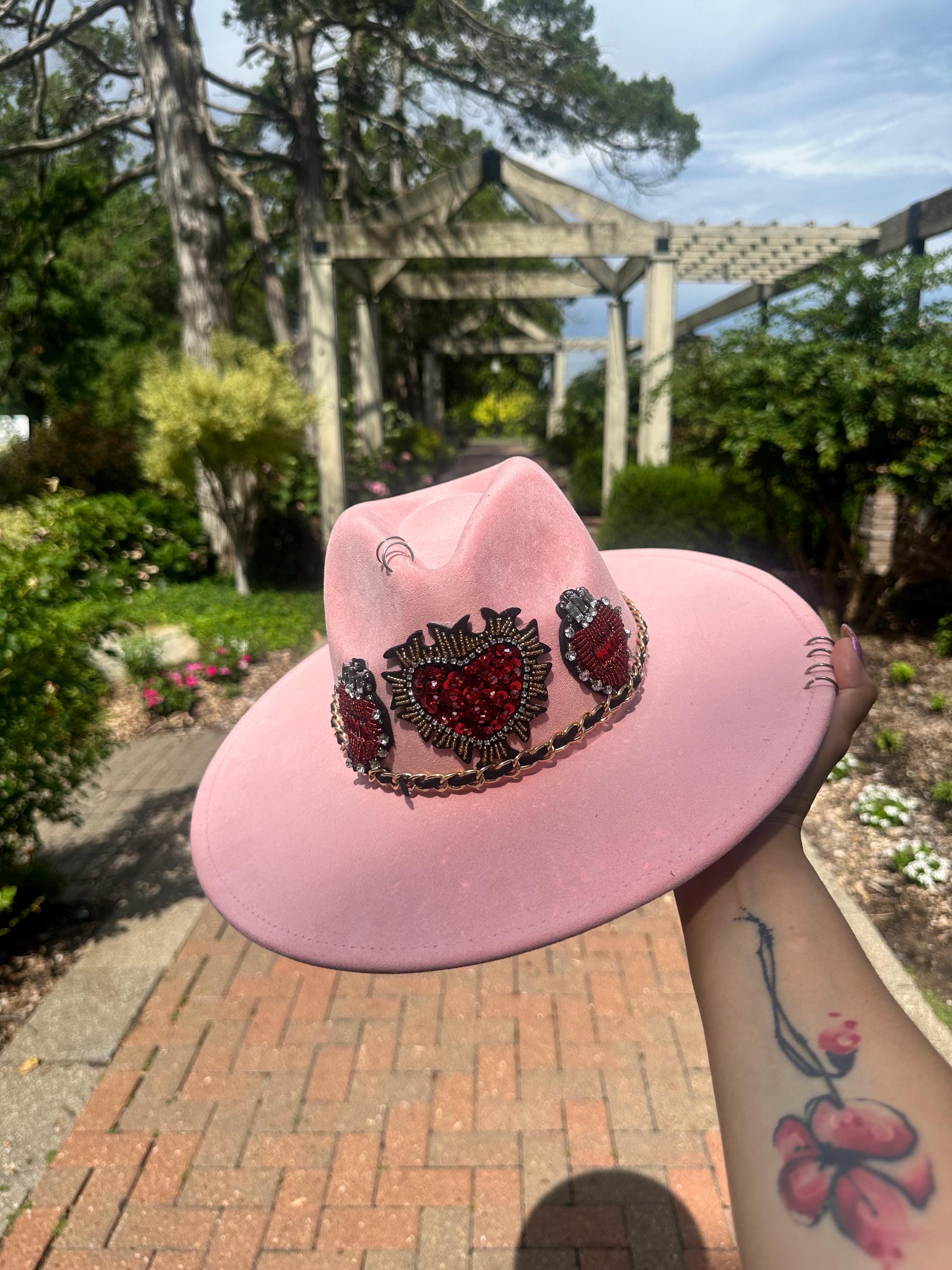Handcrafted Sacred Heart Cowgirl Hat – Felt Western Festival  display picture 3
