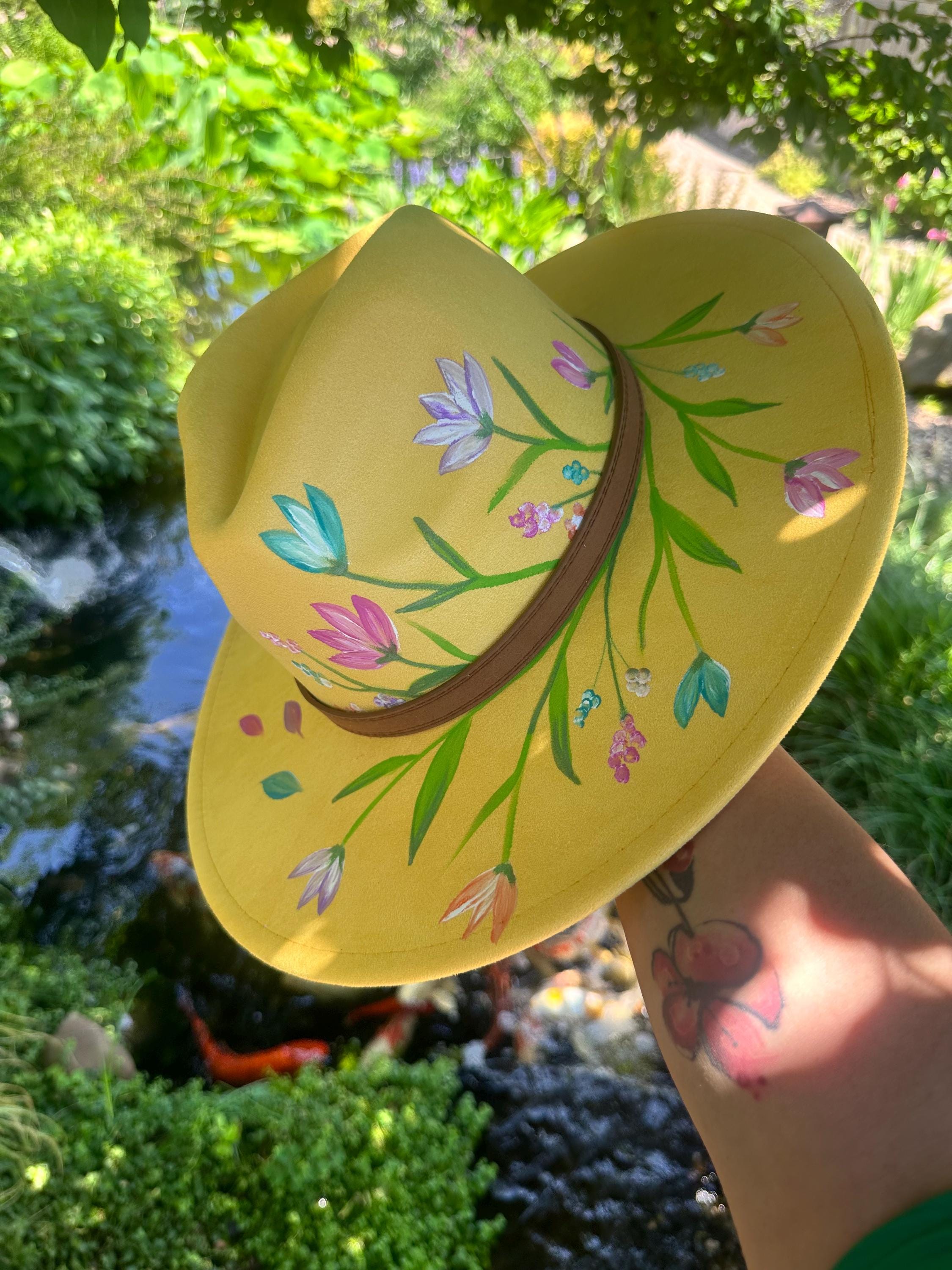 Hand-painted Yellow Fedora, Floral Western Rancher Hat - Etsy display picture 3