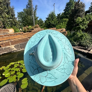 Cowgirl Boho Hat,  Hand Painted Wide Brim Hat, Custom Burned Felt Hat, Western Hat, Bride Hat, Burnt Hat, Bride Floral Fedora Hat.