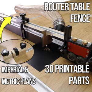 Może przedstawiać: Płot do stołu frezarskiego z częściami do druku 3D. Płot jest wykonany z czarnego i czerwonego plastiku i ma dwa koła. Płot jest przymocowany do drewnianego stołu z czarną i srebrną prowadnicą. Tekst "ROUTER TABLE FENCE" jest wydrukowany na czarnym tle białym kolorem. Tekst "3D PRINTABLE PARTS" jest wydrukowany na czarnym tle białym kolorem. Tekst "IMPERIAL & METRIC PLANS" jest wydrukowany na czarnym tle białym kolorem.
