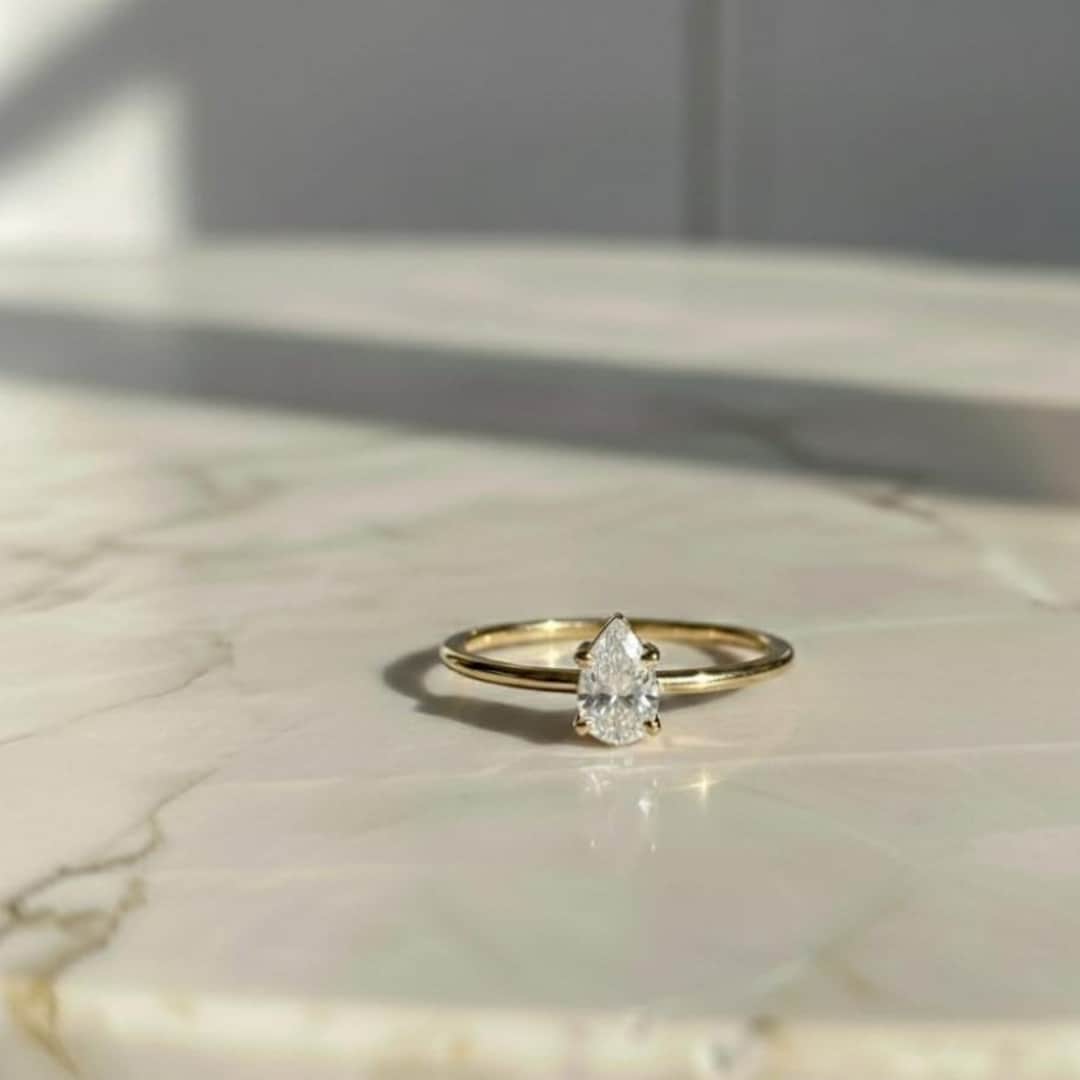 Pear Cut Diamond Solitaire Ring | Yellow Gold Engagement Ring ...